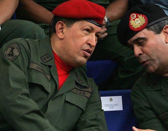 Baduel con Hugo Chávez en 2006.