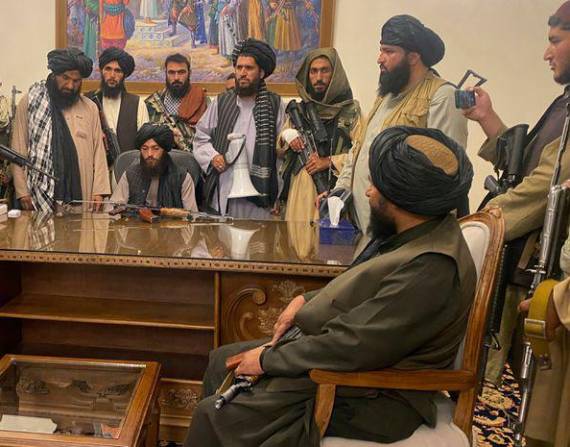 Tras apoderarse de Afganistán, los talibanes dieron su primera rueda de prensa.