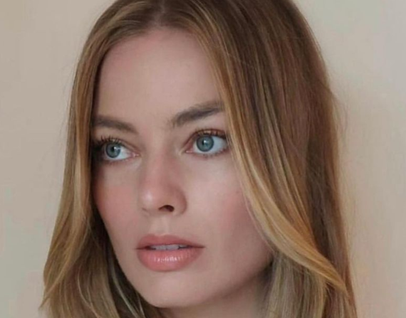 La actriz estadounidense Margot Robbie interpretará a Barbie.