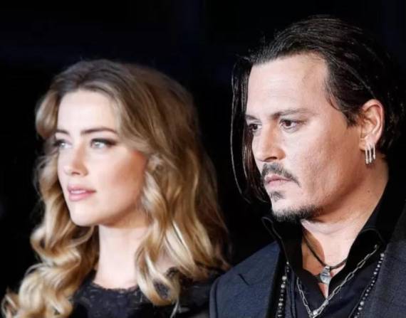 Amber Heard y Johnny Depp en un evento en 2015.