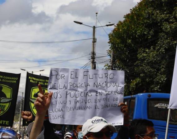 Pensionistas del Isspol volverán a las calles este miércoles en Quito.