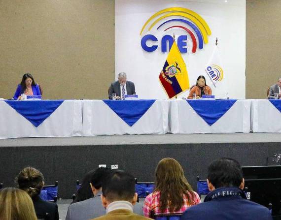 El Pleno del CNE conoce el reporte de resultados totalizados al 100 %, obtenidos por cada una de las preguntas de la Consulta Popular.