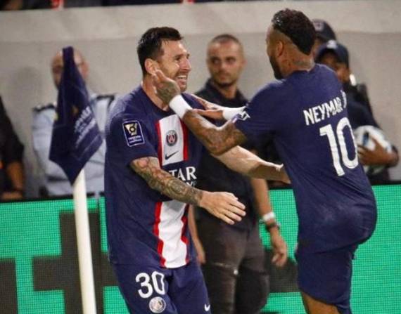 Lionel Messi y Neymar, celebrando uno de sus goles.
