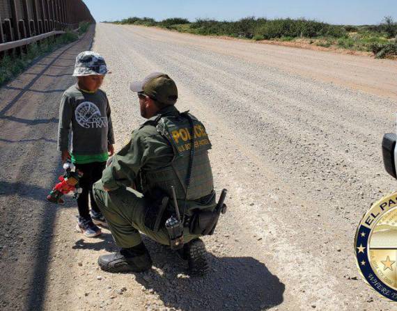 Imagen difundida por Gloria Chávez, jefa de la patrulla de control fronterizo en El Paso, Texas.
