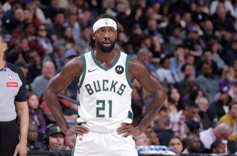 NBA suspende a Patrick Beverley por arrojar balón a espectadores