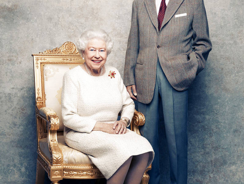 Isabel II y el príncipe Felipe celebran sus bodas de platino