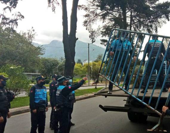 Agentes de control de Quito continúan con los controles en la Avenida de los Shyris.