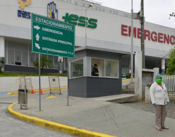 IESS declara desierto el proceso para mejorar su imagen, pero las quejas por falta de medicinas no paran