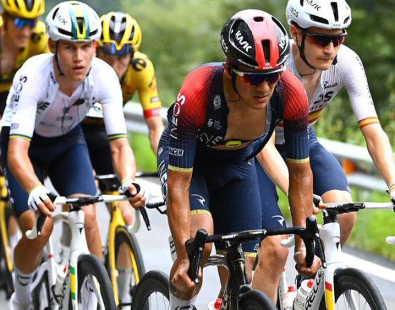 Carapaz es 24 en la general de la Vuelta a España y Groves ganó la etapa 11