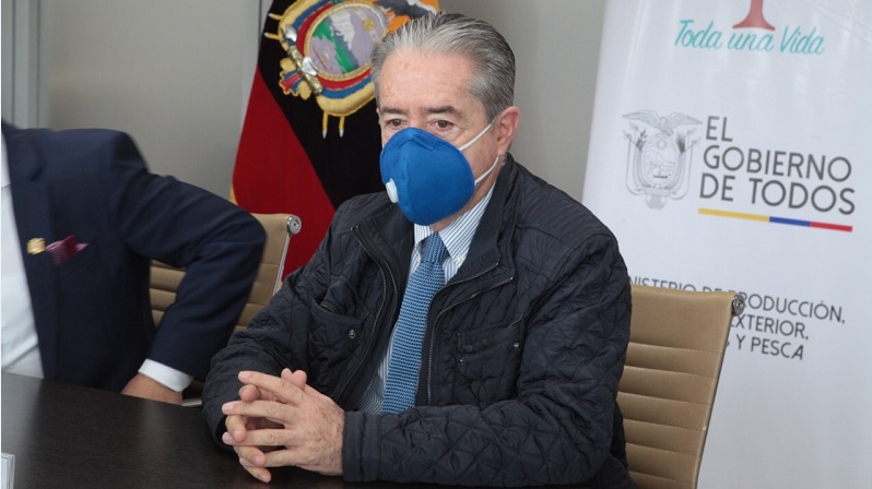 Ex ministro de Salud Juan Carlos Zevallos dejó el país