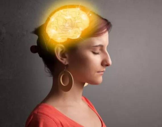 Las personas con una mayor reserva cognitiva pueden evitar con mayor eficiencia los síntomas de los cambios cerebrales degenerativos