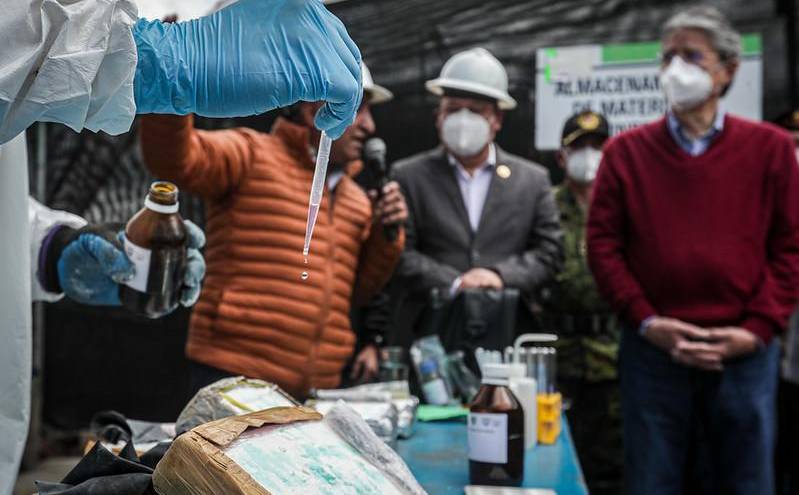 Imagen proporcionada por la Presidencia de Ecuador sobre la destrucción de droga.