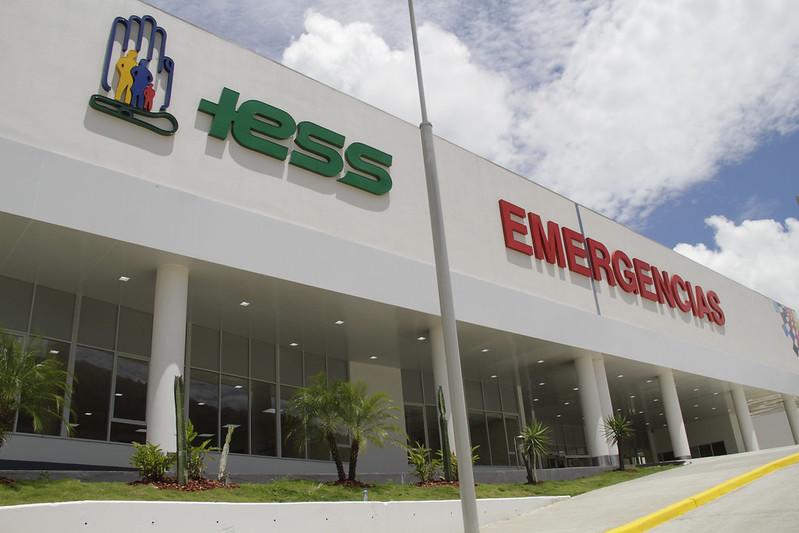 Una balacera se produjo entre vehículos, en los exteriores del Hospital del IESS Los Ceibos en Guayaquil
