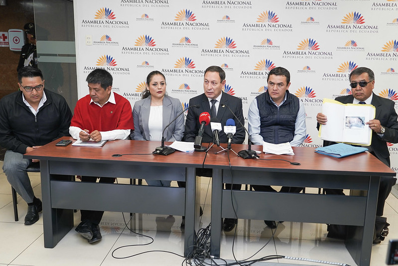 30S: Correa y Martínez ofrecían dinero, según expolicías