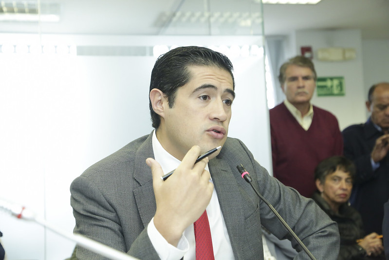 2 pedidos de juicio contra ministro Richard Martínez