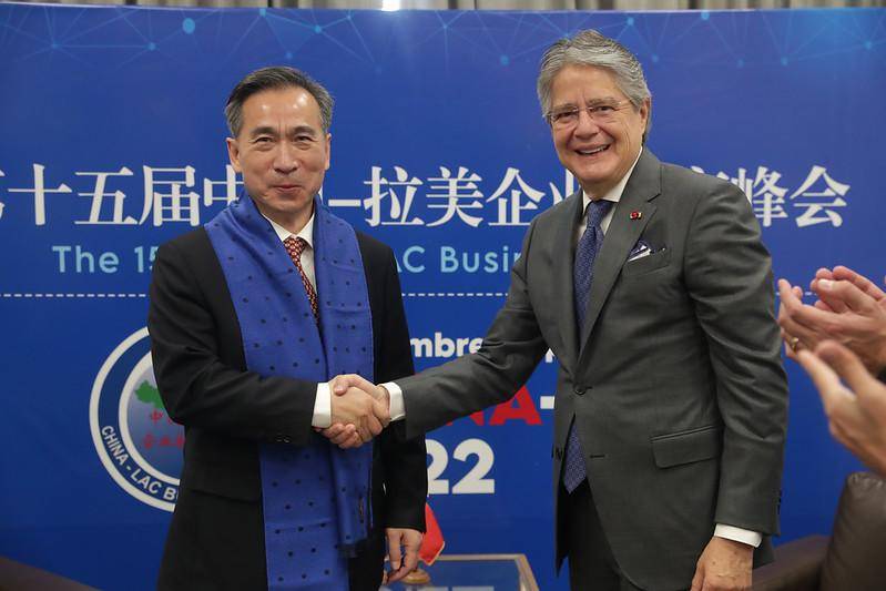 Lasso: Ecuador y China tienen prácticamente cerrado un acuerdo comercial