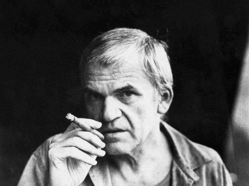 Milan Kundera, escritor y candidato al nobel, muere a los 94 años
