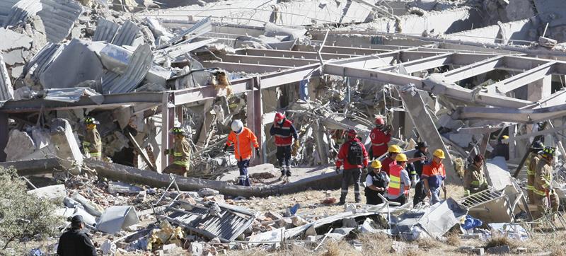 Alcalde baja a 2 la cifra de muertos por explosión en maternidad de México