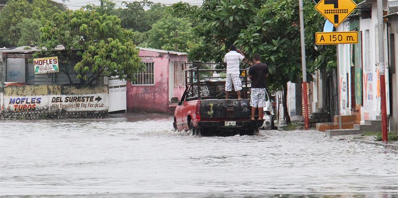 Tormenta Barry avanza sobre México y deja fuertes lluvias en Veracruz