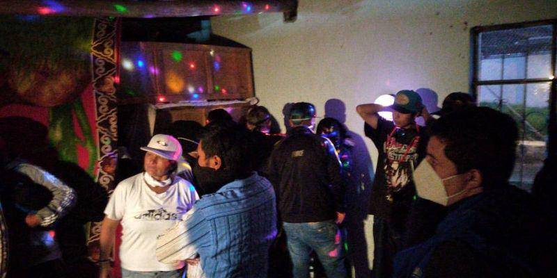 Siguen las fiestas clandestinas en Quito