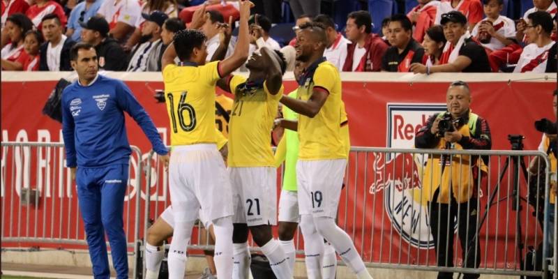 Ecuador ensayó su once titular ante Bolivia