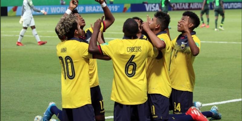 Ecuador vence y clasifica a octavos del Mundial