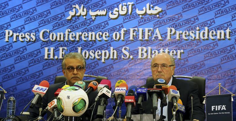 Blatter pide en Irán que se permita a las mujeres acudir al fútbol