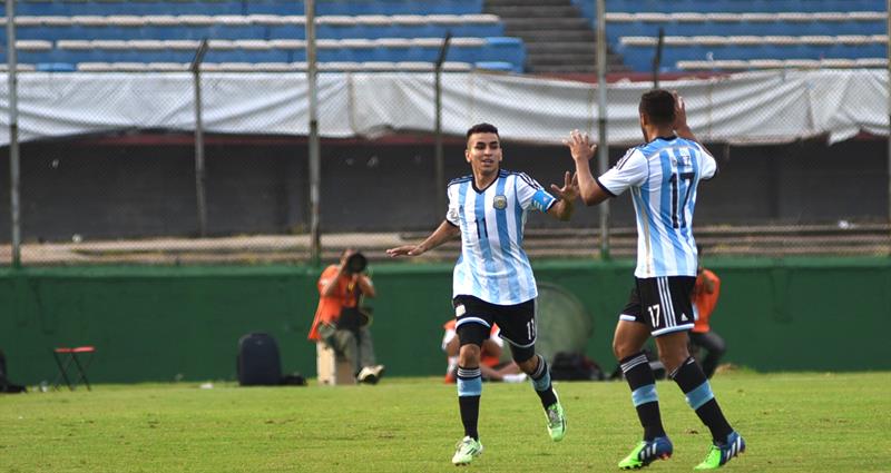 Dos destellos de Simeone y Correa fueron suficientes para Argentina
