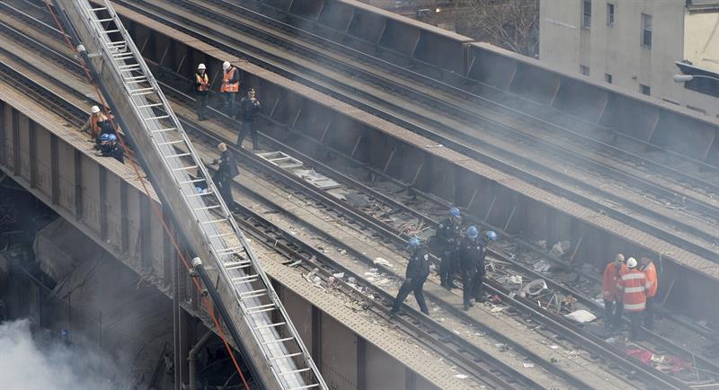 La explosión de gas en Nueva York deja 3 muertos y 9 desaparecidos