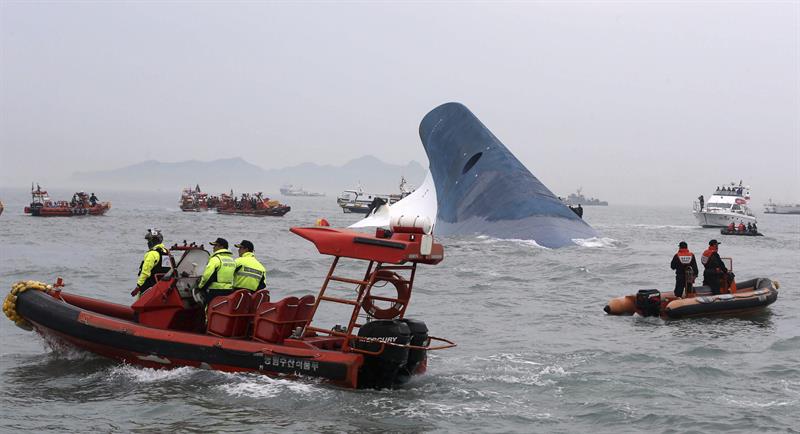 El mayor naufragio en décadas en Corea del Sur deja casi 300 desaparecidos
