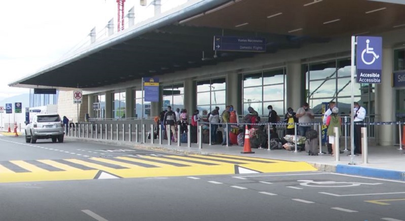 90 ciudadanos venezolanos regresaron a su país en un vuelo humanitario desde Quito