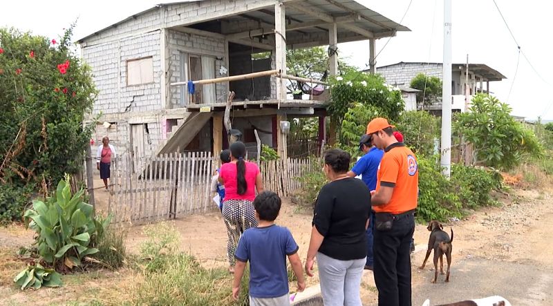 Realizan censo para reubicar a familias tras sismo