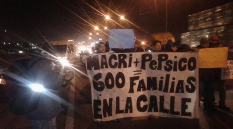 Violento desalojo de una fábrica en Argentina tras despido de 600 personas