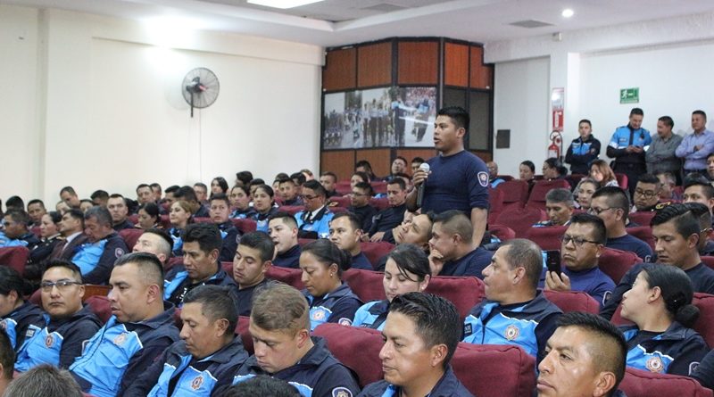 Agentes de tácticas especiales de EEUU instruyen a fuerzas en Quito