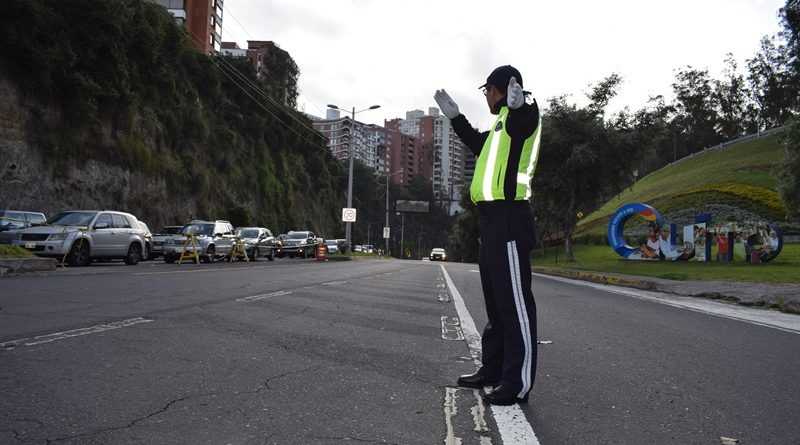 Carril exprés se habilitará a vehículos con 3 pasajeros en Quito