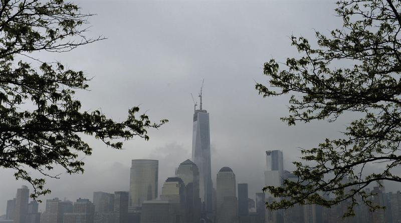 El One World Trade Center toca el cielo de Nueva York 11 años después del 11S