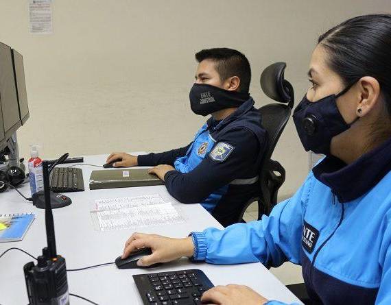 Efectivos del Cuerpo de Agentes de Control Metropolitano de Quito monitorearán los recintos electorales.