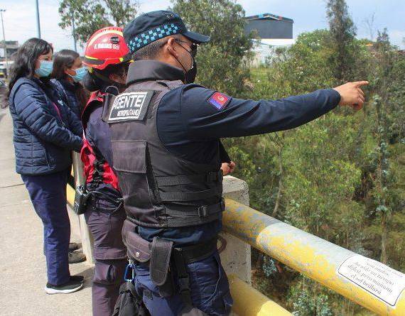 Personal del Municipio de Quito vigila en los puentes Gualo y El Chiche para evitar suicidios.