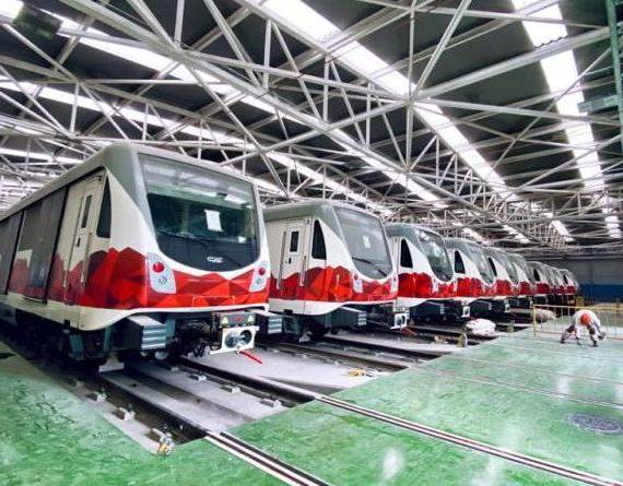 El Metro de Quito cuenta con 18 trenes. Cada uno con capacidad de 1 500 pasajeros.