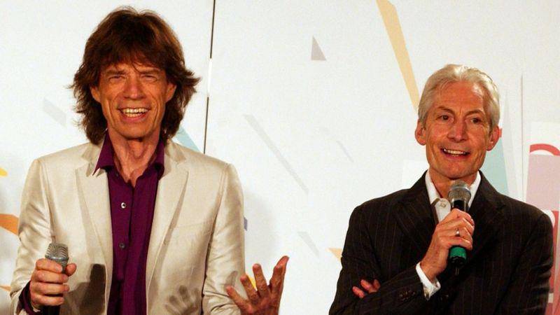 El día que Charlie Watts le propinó un puñetazo al cantante Mick Jagger