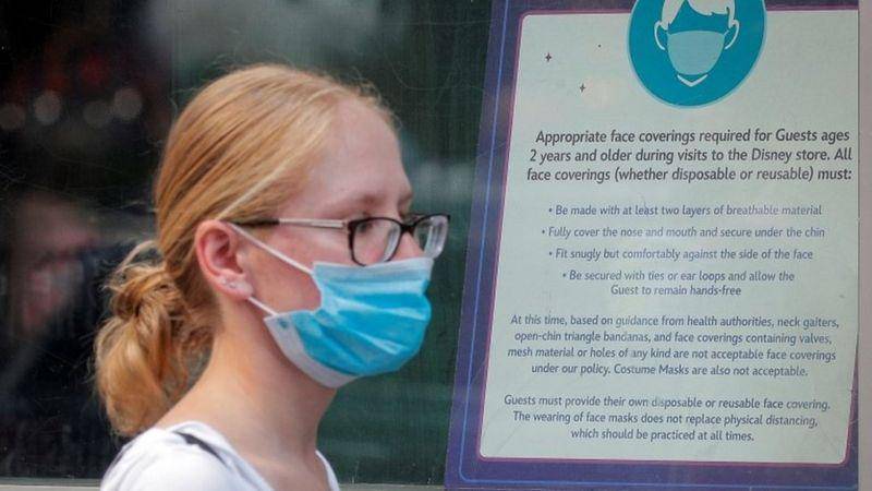 Coronavirus en EE.UU.: por qué las autoridades vuelven a recomendar el uso de mascarilla, incluso entre los vacunados