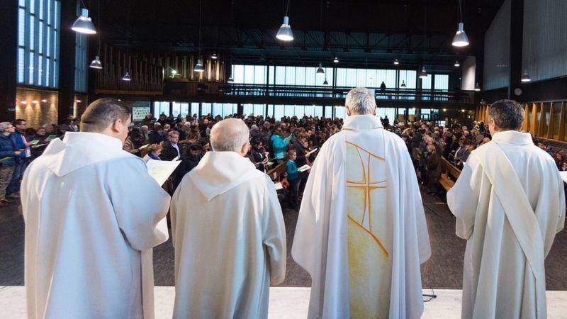 La Iglesia Católica de Francia abusó de 216.000 víctimas desde 1950