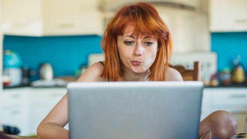 Por qué los correos electrónicos del trabajo suelen sentarnos mal