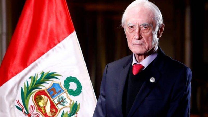 Héctor Béjar: la renuncia del canciller de Perú tras sus polémicos comentarios sobre Sendero Luminoso