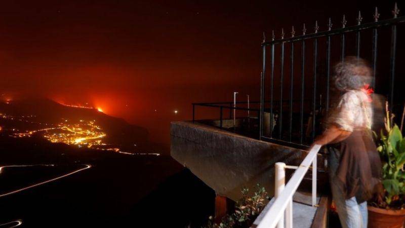 Volcán de La Palma: la lava llega al mar y causa preocupación por la emisión de gases nocivos