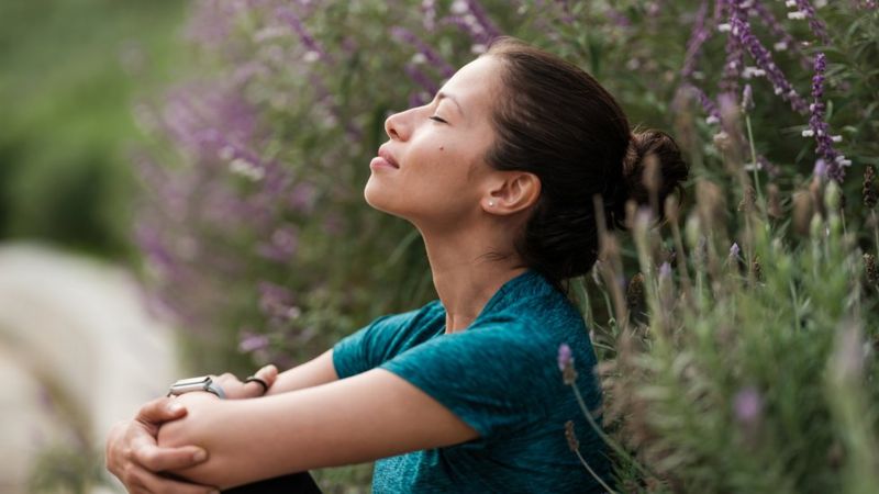 Los sorprendentes beneficios de aprender a respirar más despacio