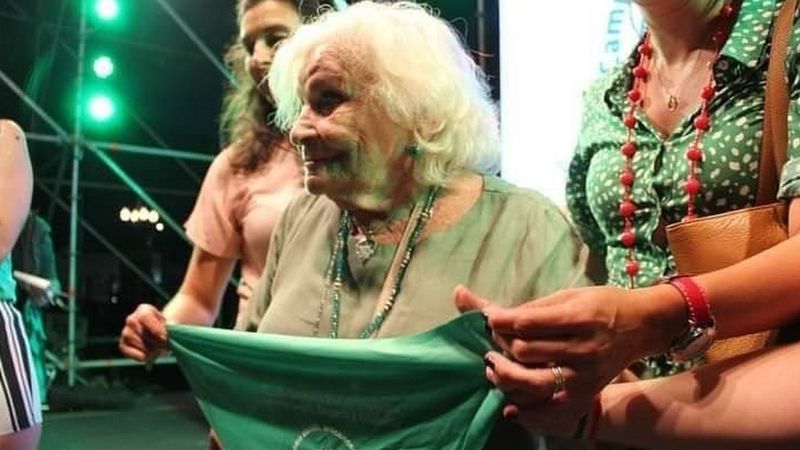 &quot;El aborto siempre existió en Argentina, pero salió del armario&quot;: Nelly Minyerskym activista de 91 años