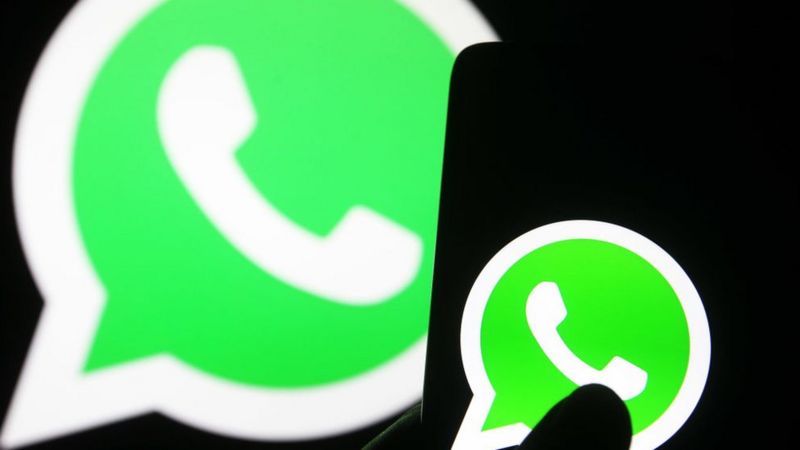 ¿Cómo gana dinero WhatsApp si su servicio es gratuito para la mayoría de usuarios?
