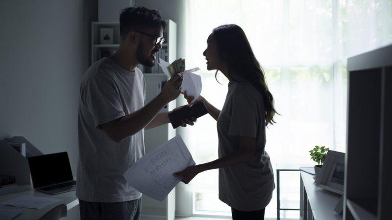 La batalla en América Latina para evitar la impunidad de los padres que no pagan