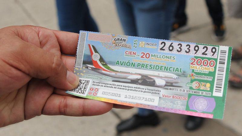 La pesadilla de la escuela que ganó el sorteo del avión presidencial de México